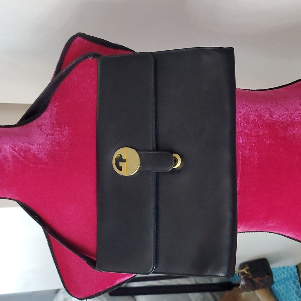 Vintage gucci black leather shoulder bag